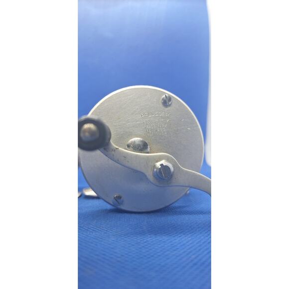 Pflueger Trusty No 1933 & Trump No 1943- Both Work! Vintage Fishing Equipment! - Picture 2 of 8